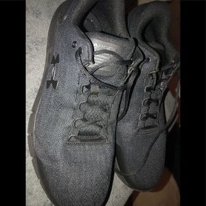 Men’s 13 Under Armour running shoes triple black